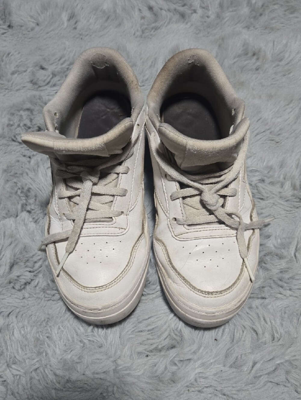 Women's Reebok White Low-Top WW Sneakers